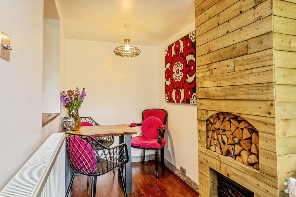 Property photo 3 of 15 Pbox-Img.Jpg