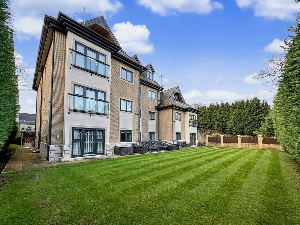 Property photo 2 of 36