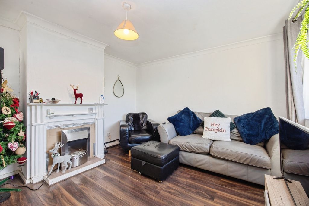 Property photo 2 of 20 Pbox-Img.Jpg