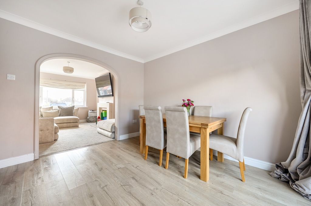 Property photo 2 of 18 5320364