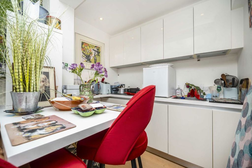 Property photo 3 of 4