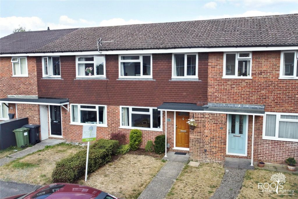 Property photo 1 of 10 Frontage