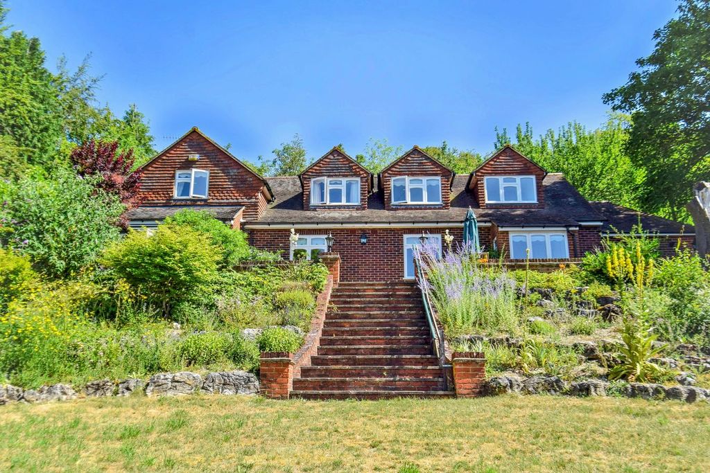 Property photo 1 of 33