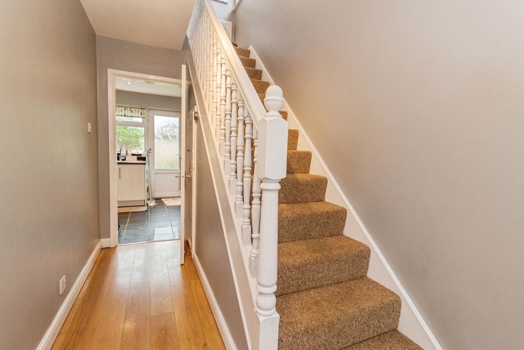 Property photo 3 of 17 Photo