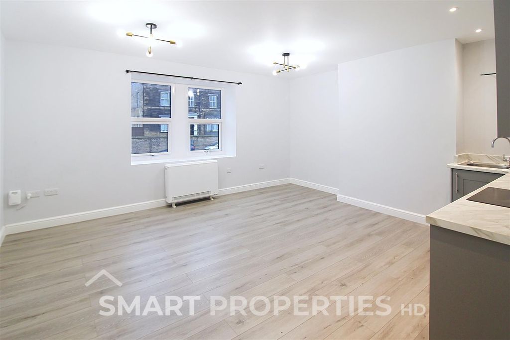 Property photo 3 of 7 Flat-5-20-Blackwall_00003.Jpg