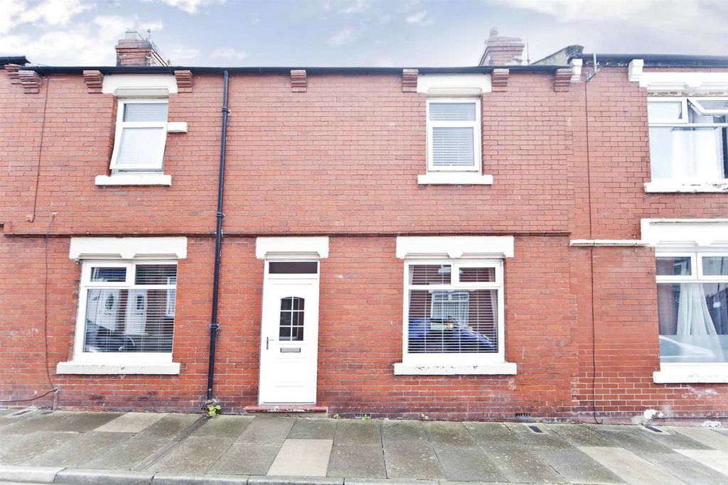 Property photo 1 of 17