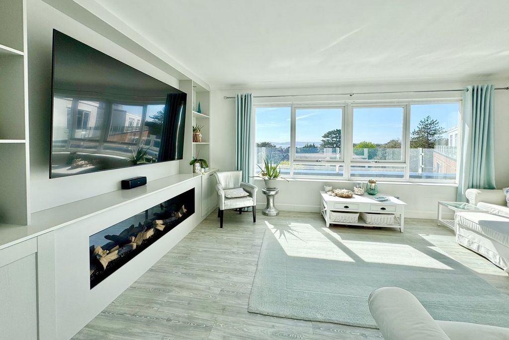 Additional image 9 of 3 bed flat for salePenthouse, West Cliff Road, West Cliff, Bournemouth BH4