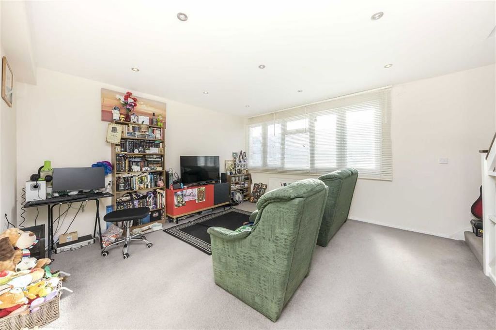 Property photo 3 of 5