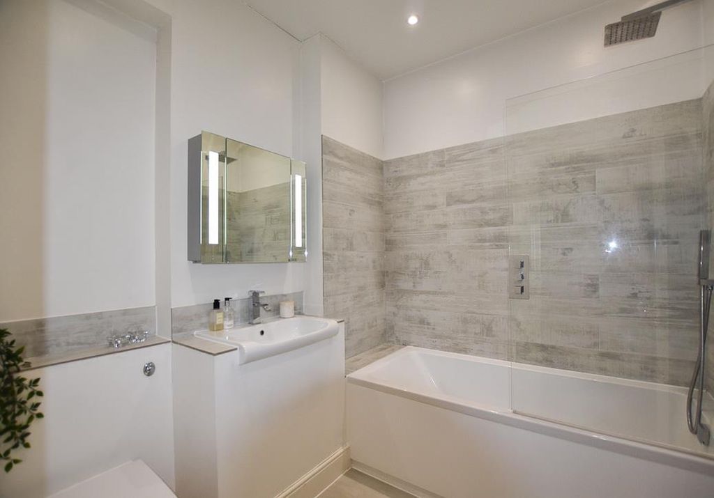 Property photo 2 of 12 Unadjustednonraw_Thumb_93E.Jpg