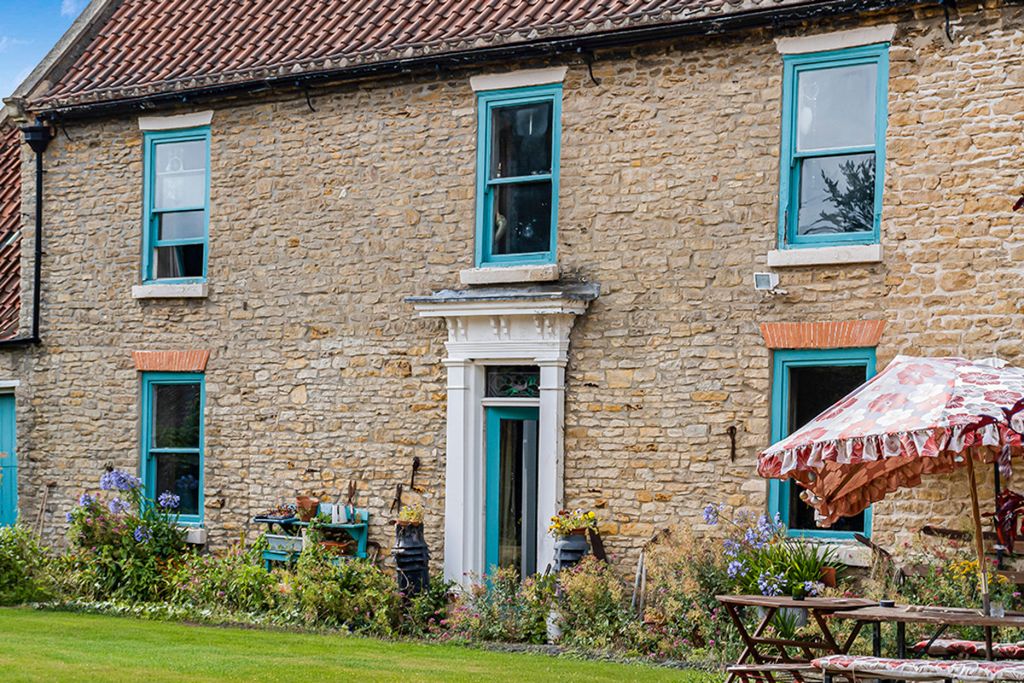 Property photo 2 of 41