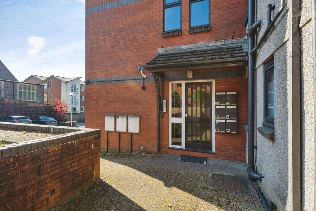 Property photo 2 of 18 Pbox-Img.Jpg