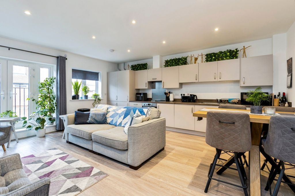 Property photo 2 of 20 Pbox-Img.Jpg