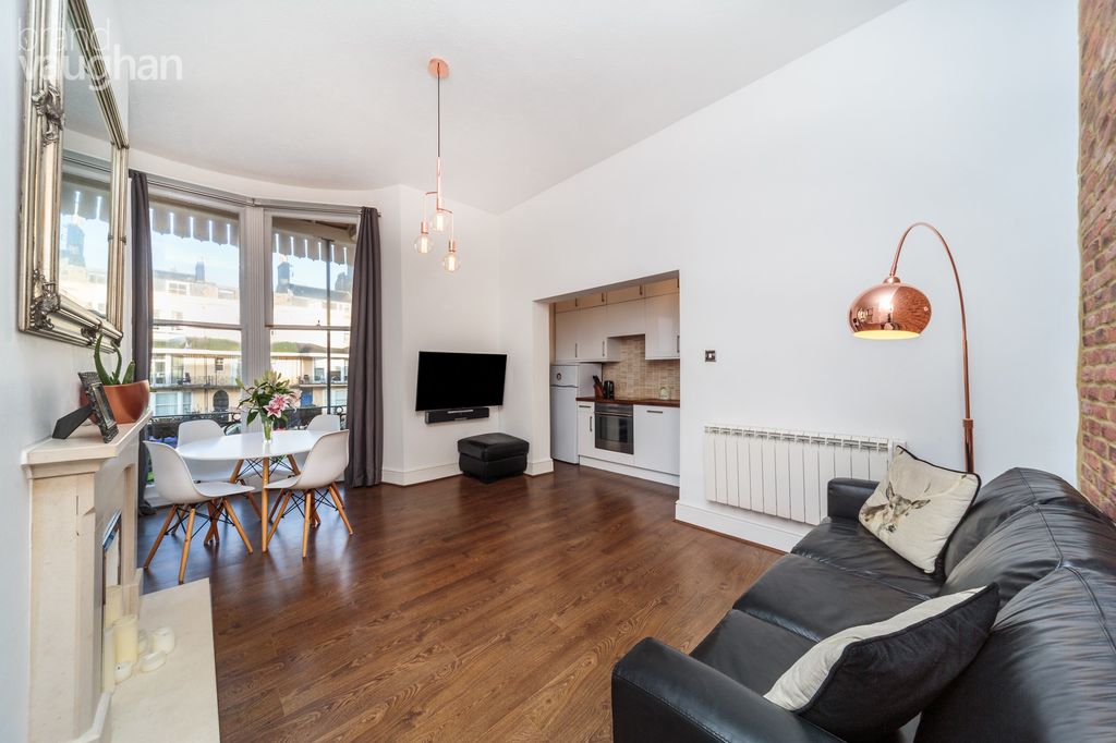 Property photo 2 of 10 Reception