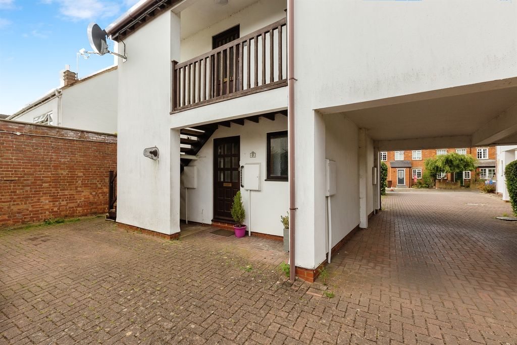 Property photo 3 of 8