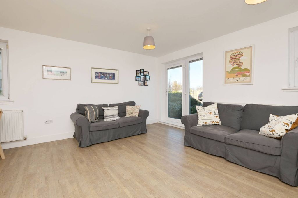 Property photo 3 of 21