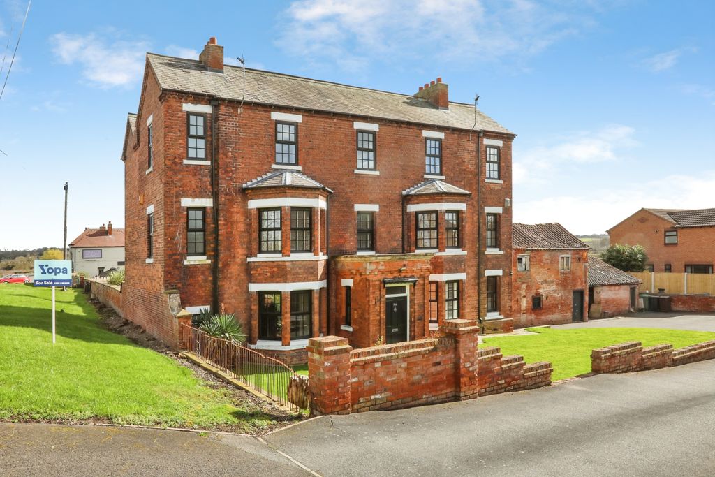 Property photo 1 of 35 8G9A4446