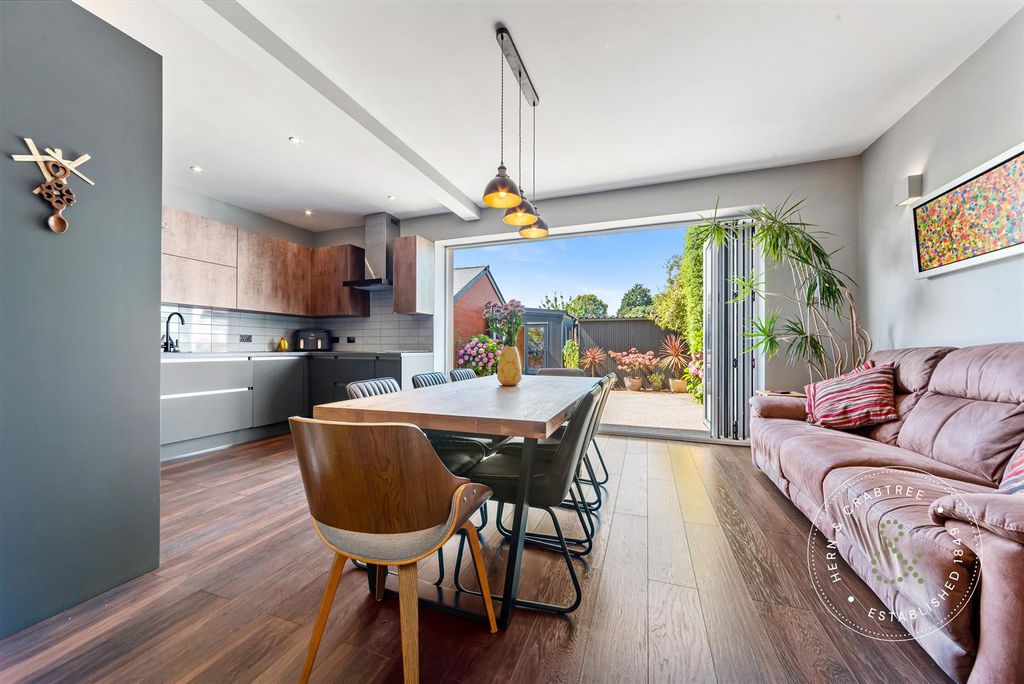 Property photo 3 of 36 Taff-Embankment-20.Jpg