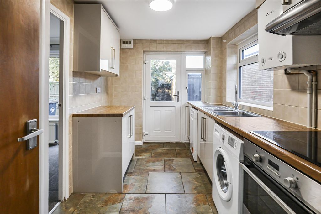 Property photo 3 of 11 6_67679.Jpg