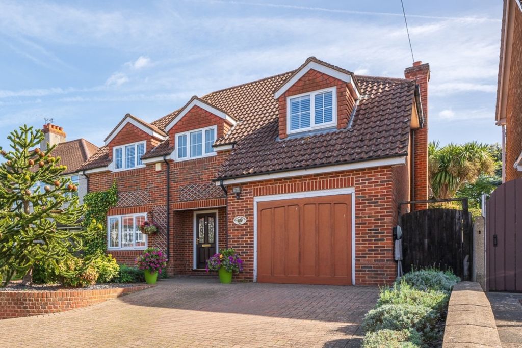 Property photo 2 of 35 5479882