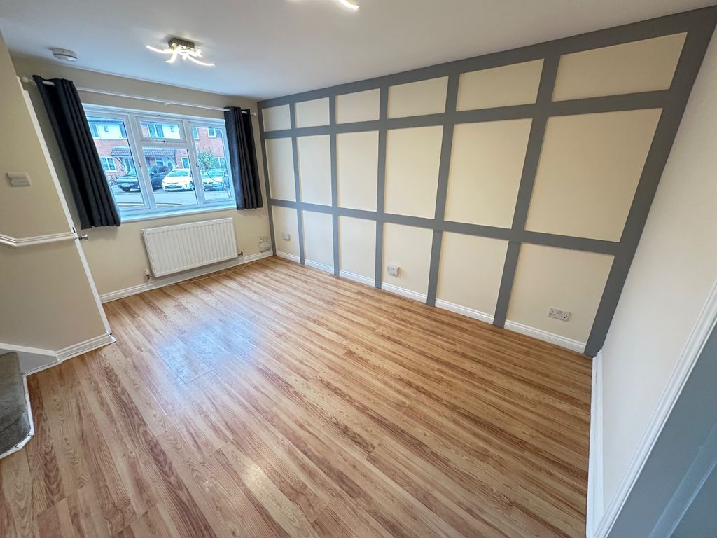 Property photo 2 of 7 1761104