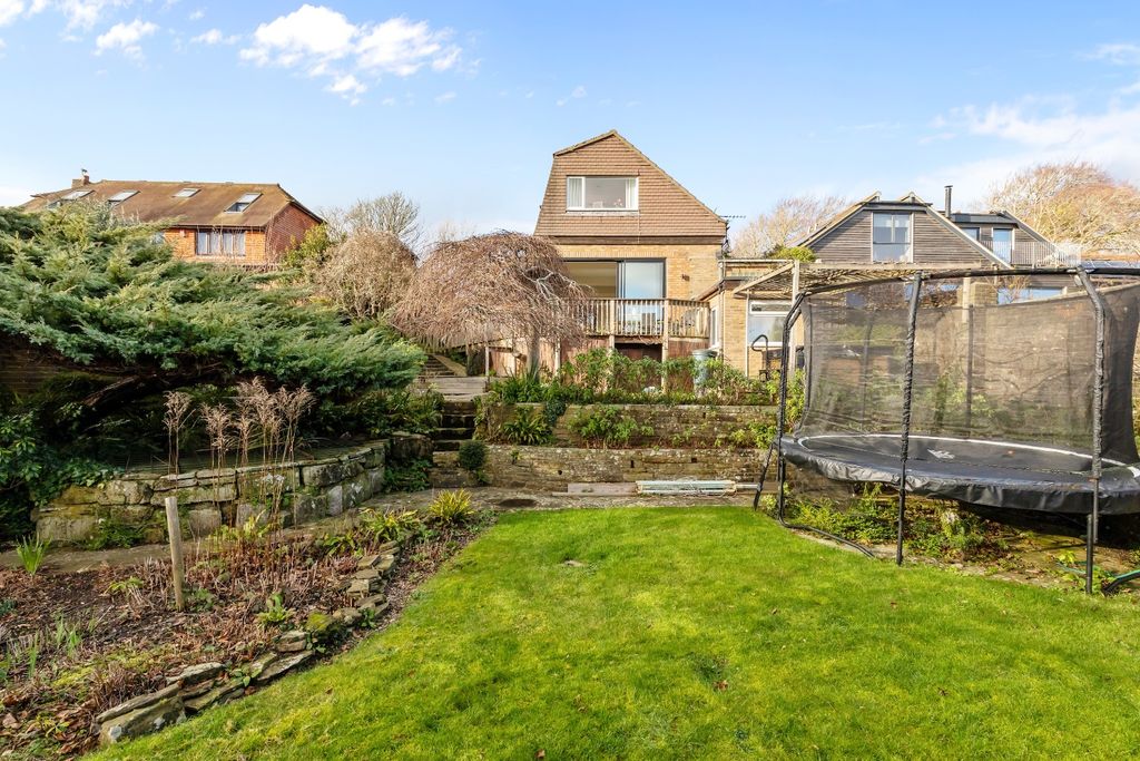 Property photo 1 of 41 4747743