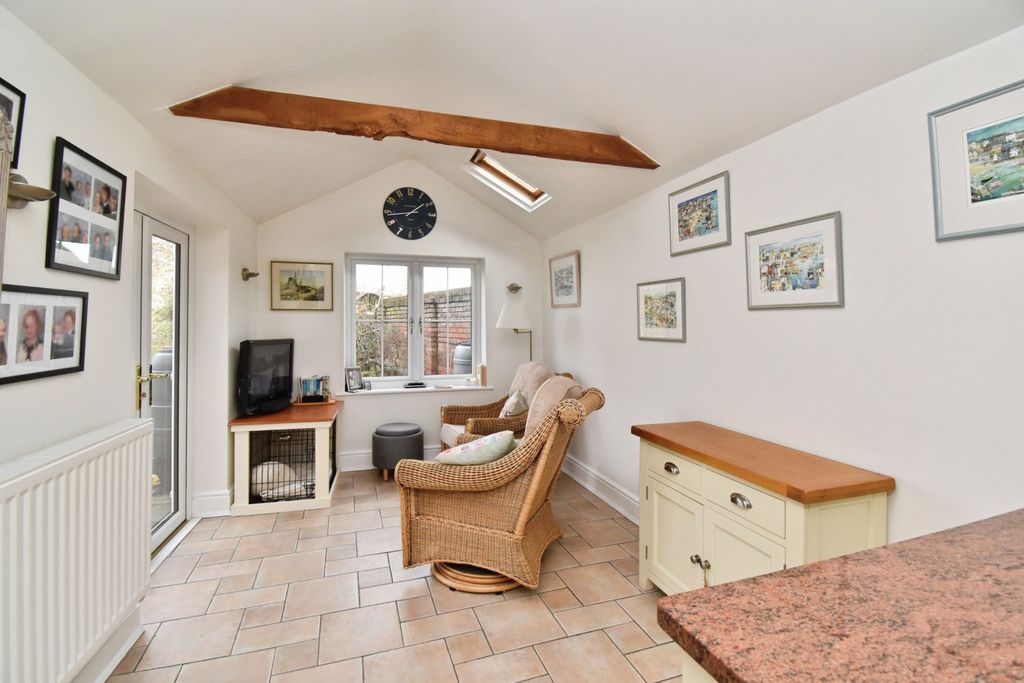Property photo 3 of 33