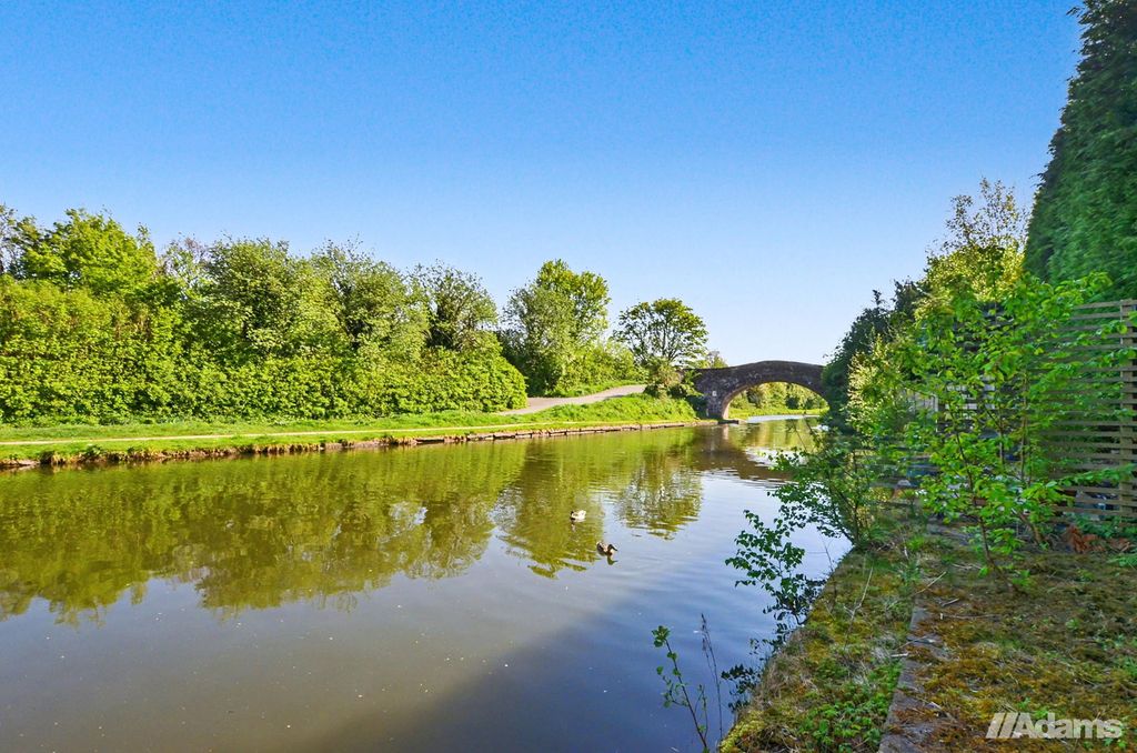 Property photo 2 of 29