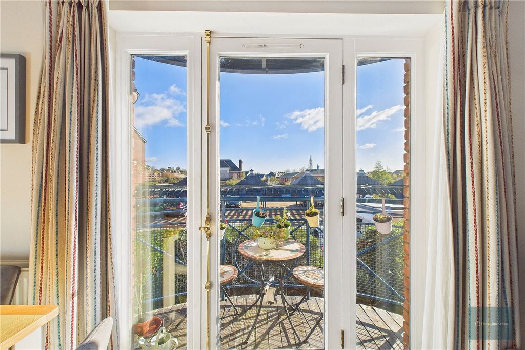 Property photo 2 of 13 Picture No. 11