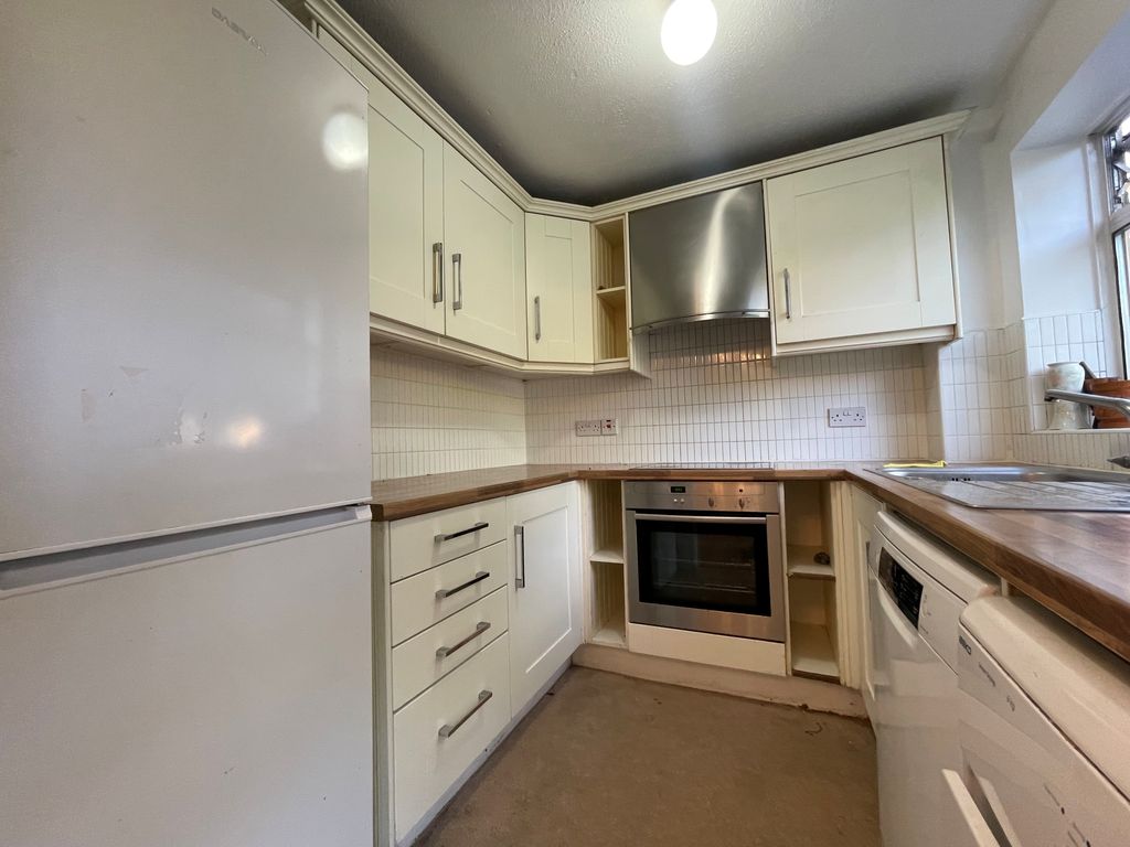 Property photo 3 of 6 5