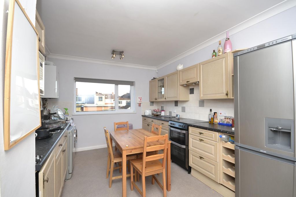 Property photo 3 of 8 Kitchen/Dining Room