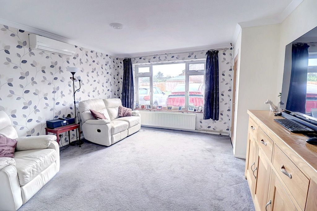 Property photo 2 of 12 Picture No. 02