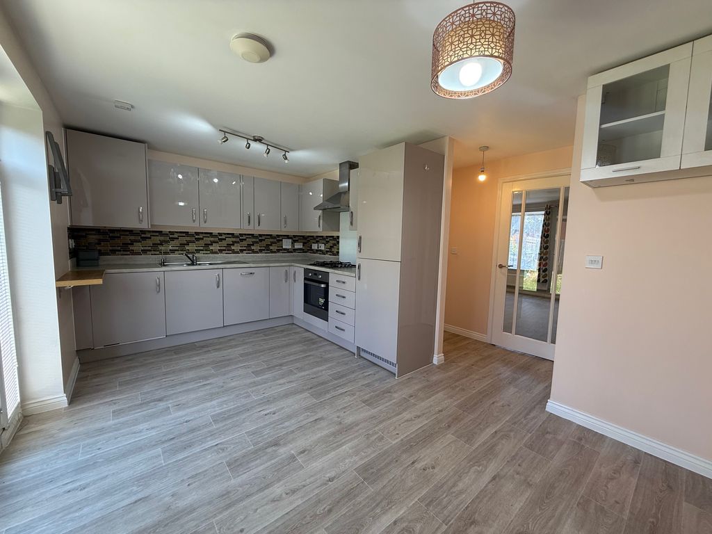 Property photo 3 of 10 Dining Room
