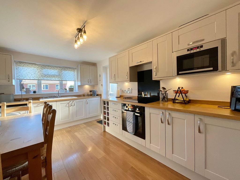 Property photo 3 of 23