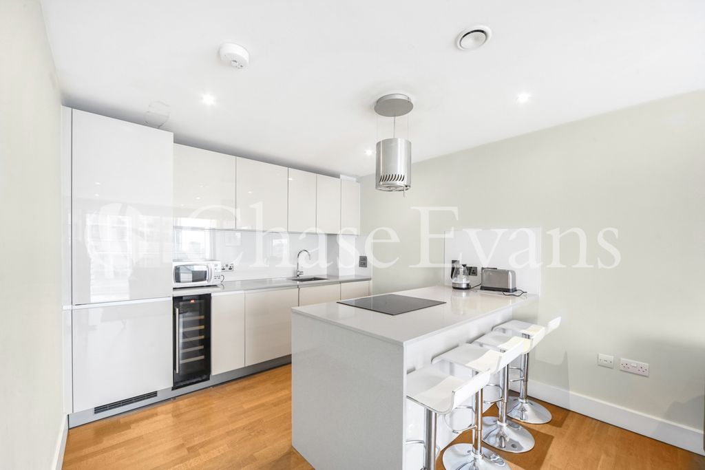 Property photo 2 of 17 Kitchen
