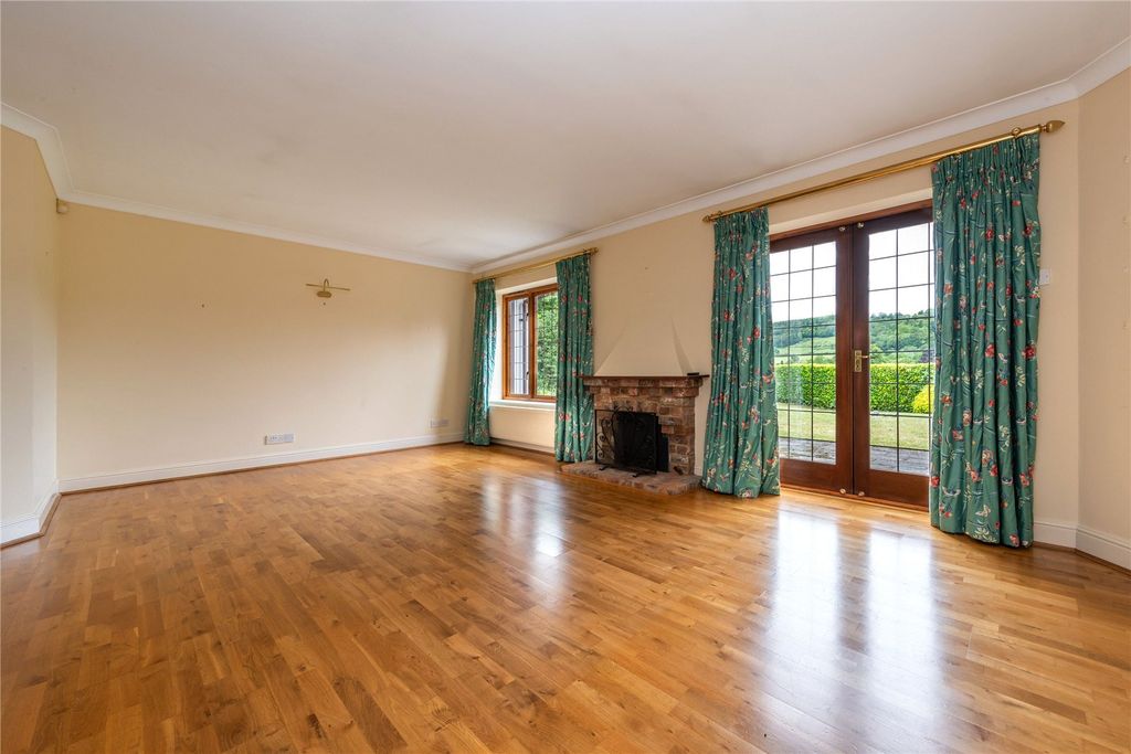 Property photo 3 of 17 Picture No. 02
