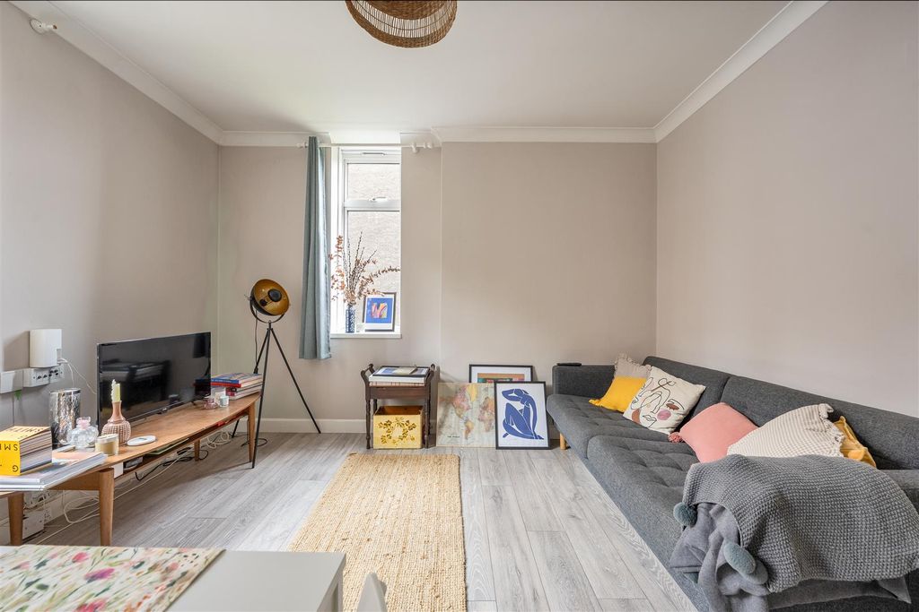 Property photo 1 of 15 Shacklewell House, E8