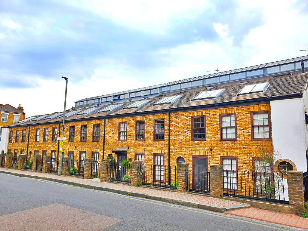 Property photo 1 of 3