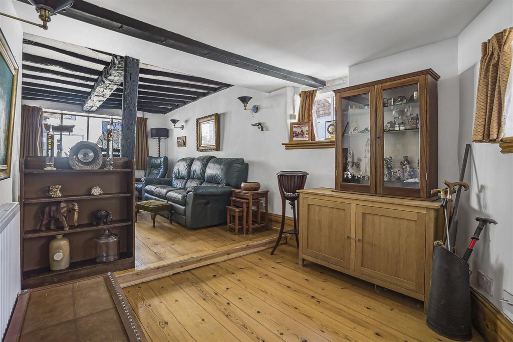 Property photo 3 of 17 Reception