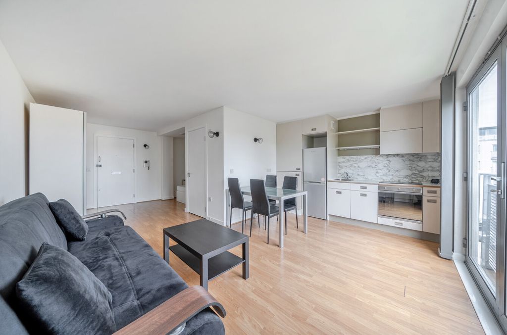 Property photo 3 of 12 1467396-6-6A0Eeb8...