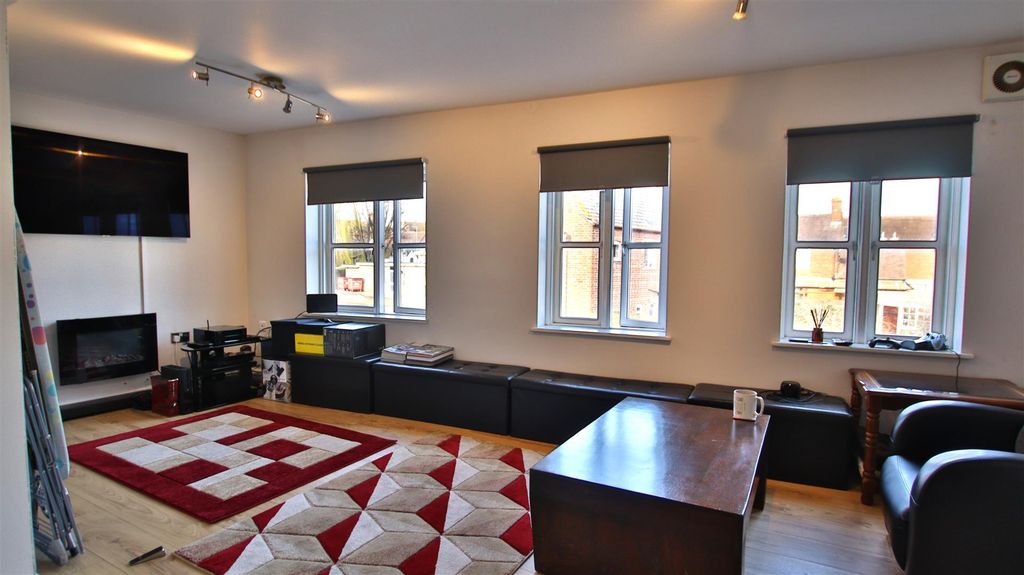 Property photo 2 of 8 Img_1154.Jpg