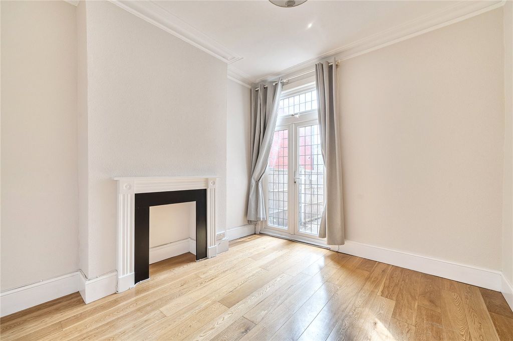 Property photo 3 of 17 Picture No. 23