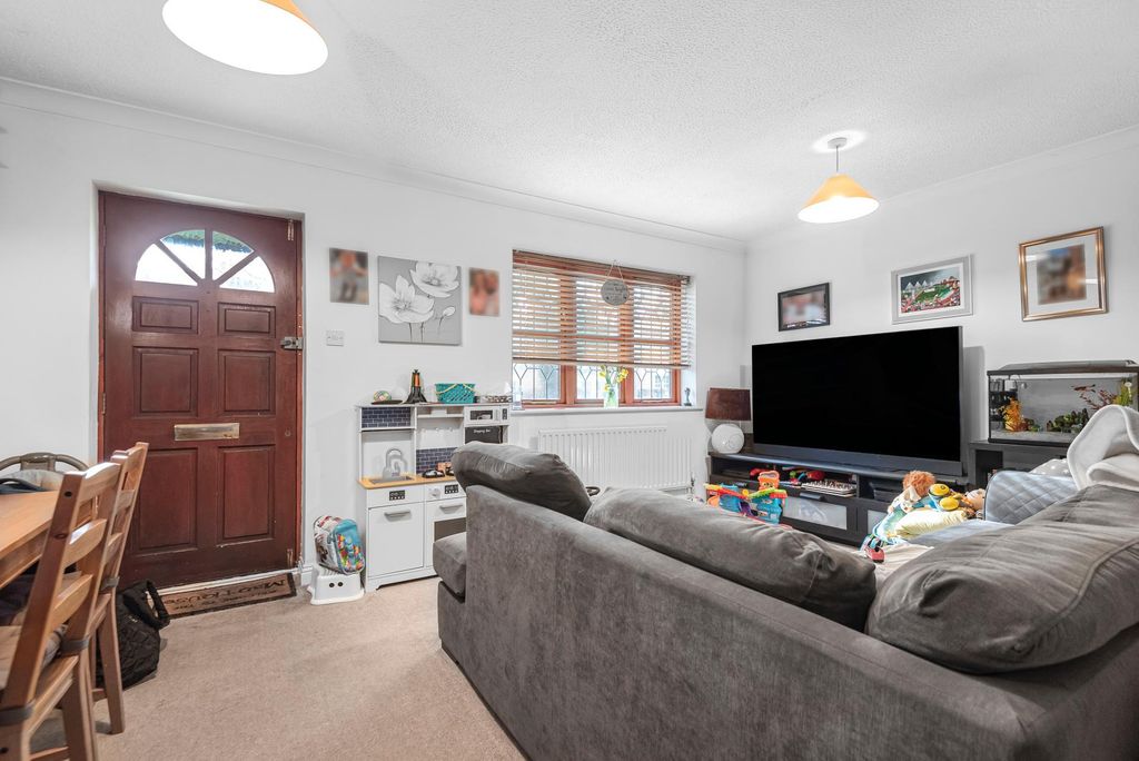 Property photo 3 of 11 Photo 2