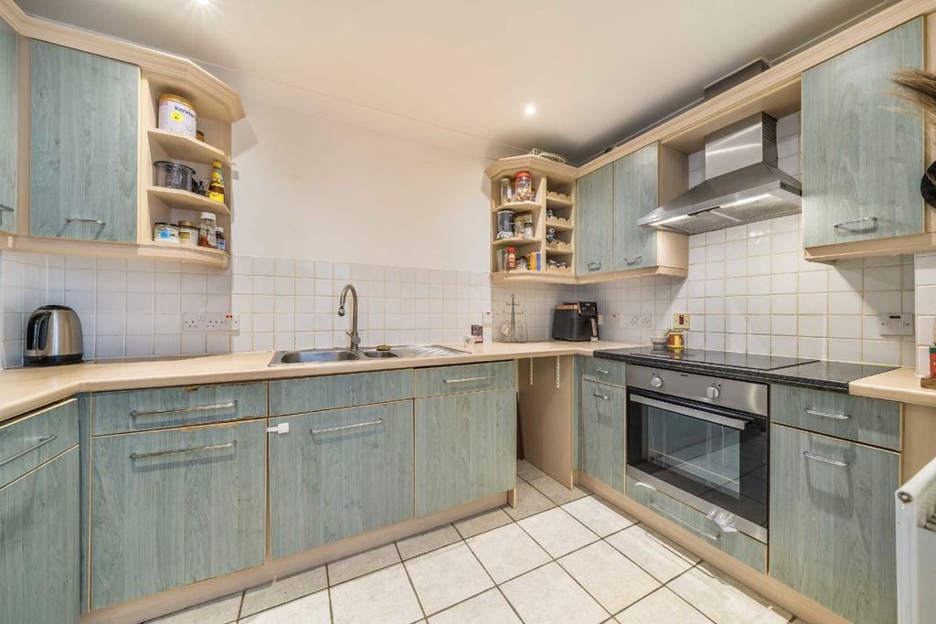 Property photo 3 of 6