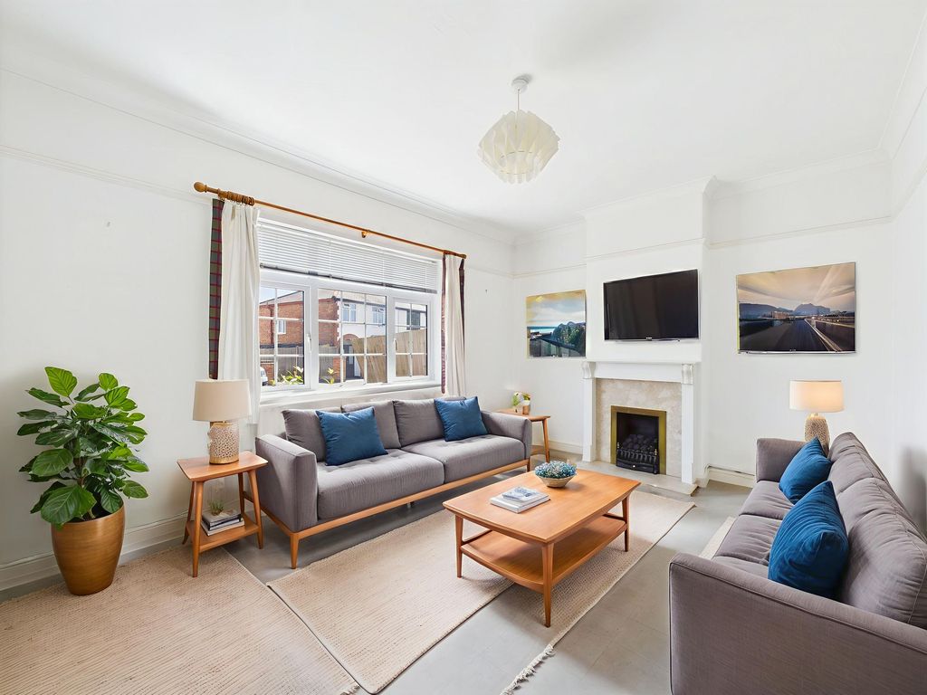 Property photo 2 of 15 Lounge (Virtually Furnished)