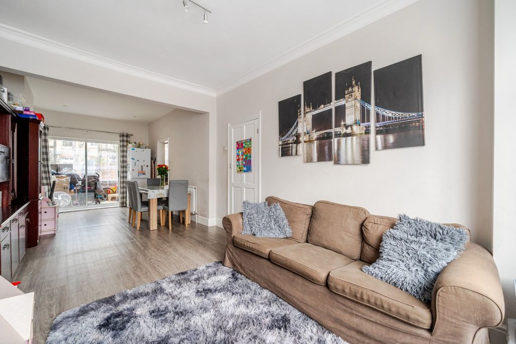 Property photo 3 of 10 Picture No. 04