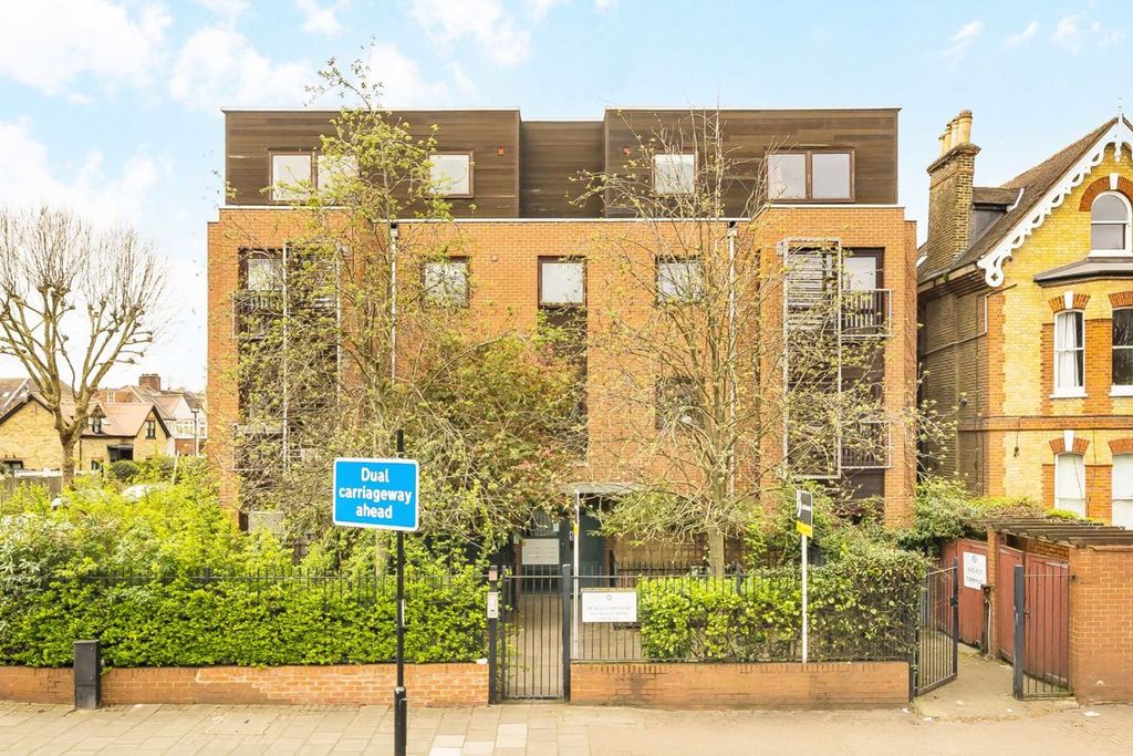 Property photo 3 of 6