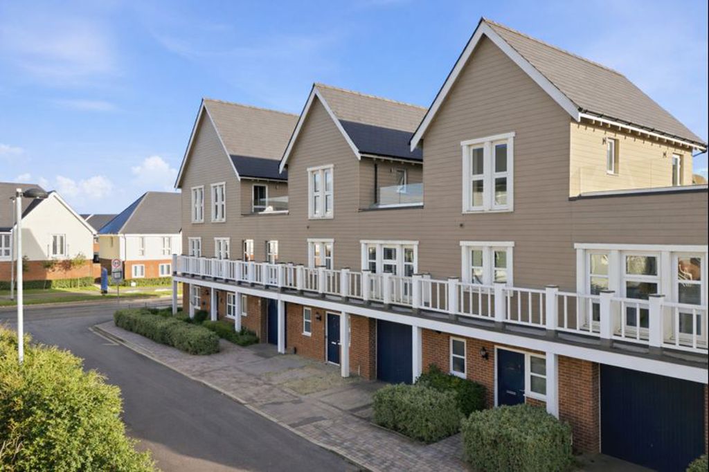 Property photo 1 of 21