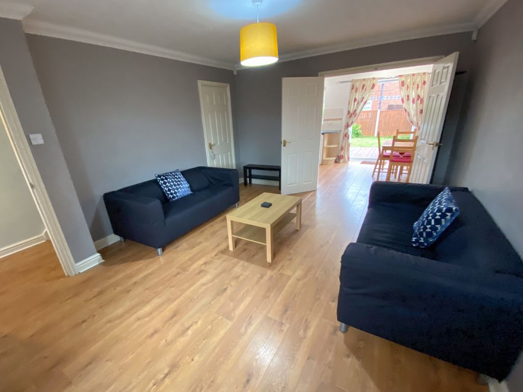 Property photo 1 of 7 1