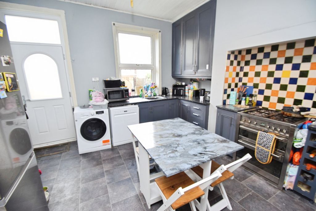 Property photo 3 of 15 3B8B0394-Kitchen 20Diner