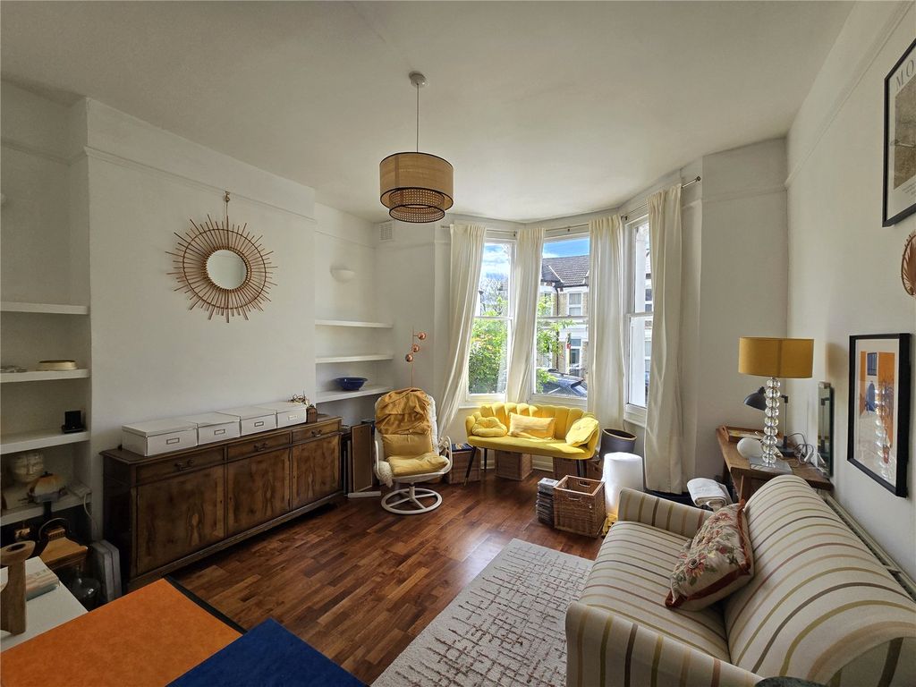 Property photo 2 of 9 Picture No. 11